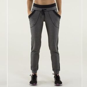 Lululemon Base Runner Pant heathered Black  grey size 6